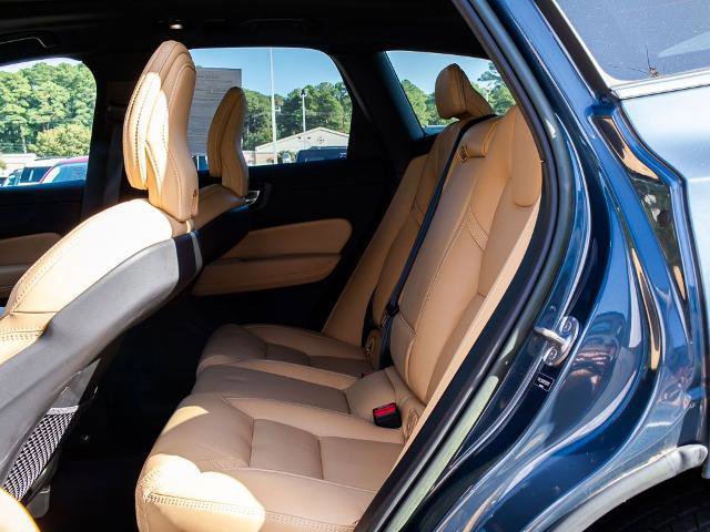 Used 2023 Volvo XC60 B5 Ultimate w/ Climate Package image 16