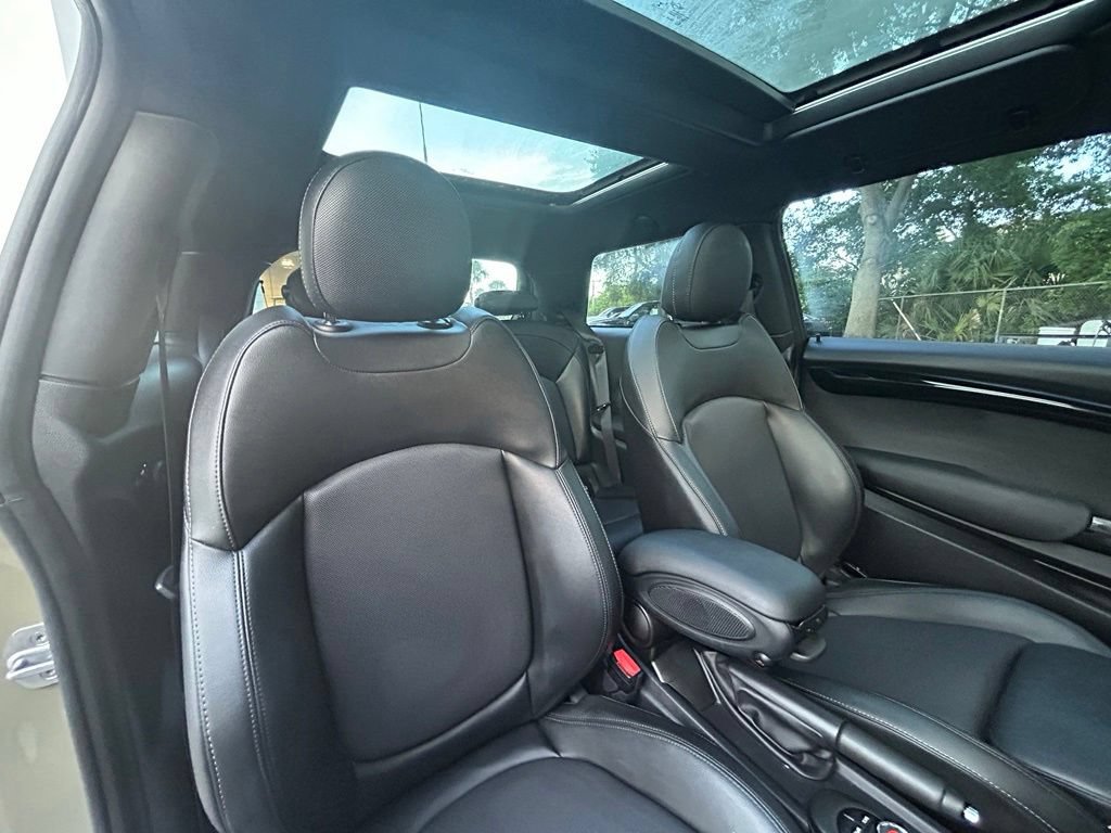 Used 2020 MINI Cooper S w/ Premium Package FWD image 31