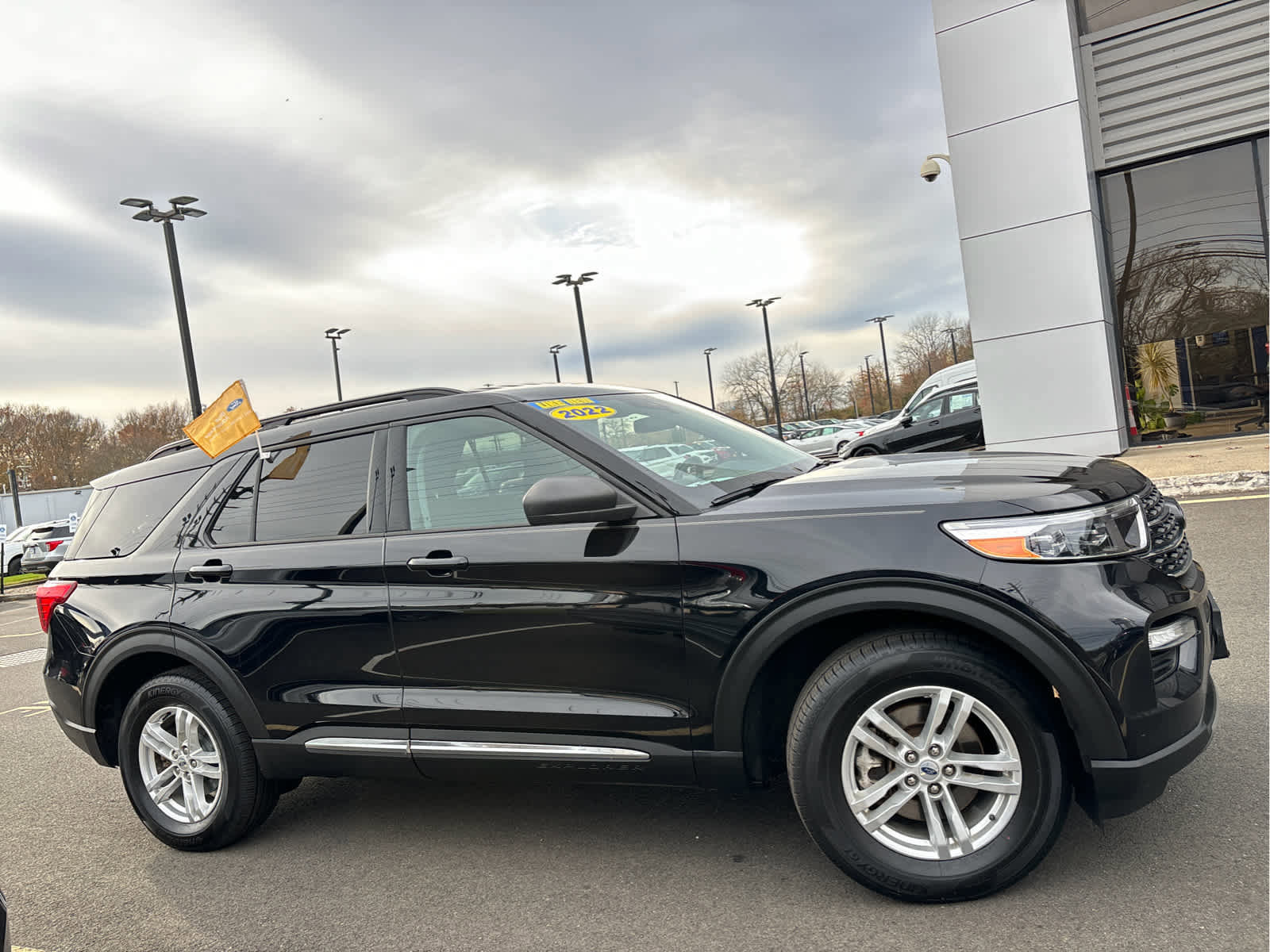 Certified 2022 Ford Explorer XLT w/ Equipment Group 202A image 8