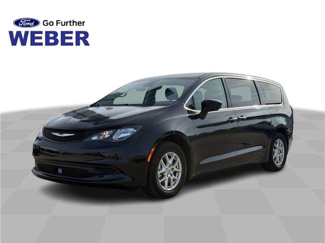 Used 2023 Chrysler Voyager LX FWD image 1