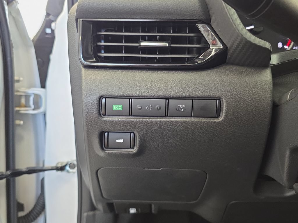 Used 2024 Nissan Sentra SV FWD image 23