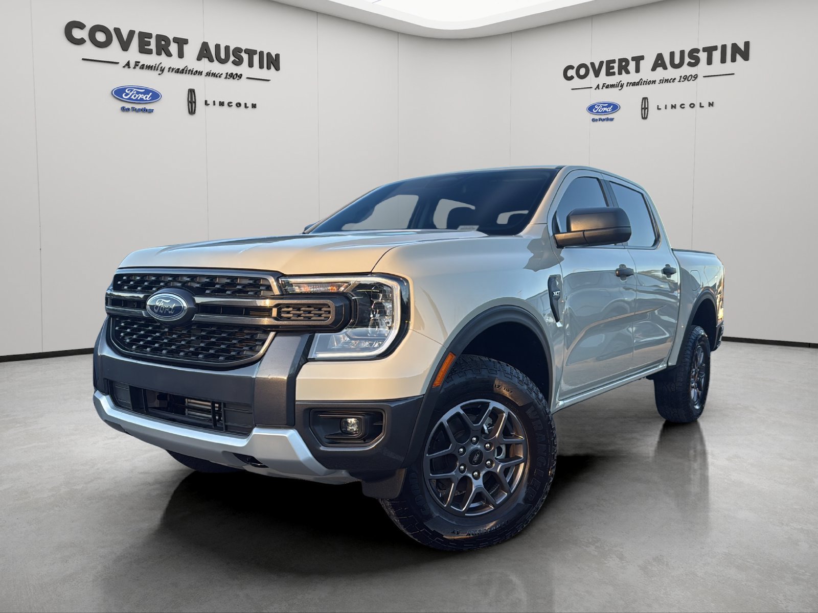 Certified 2025 Ford Ranger XLT w/ FX4 Off-Road Package AWD/4WD image 1