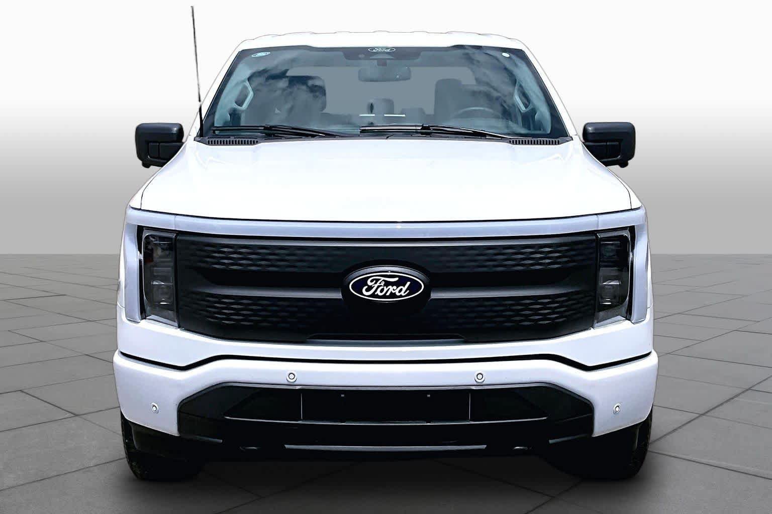 Certified 2025 Ford F150 Lightning Flash AWD/4WD image 3