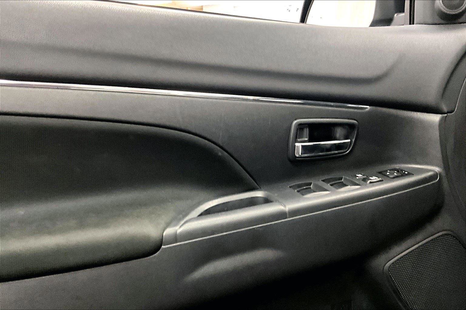 Used 2024 Mitsubishi Outlander Sport ES image 22