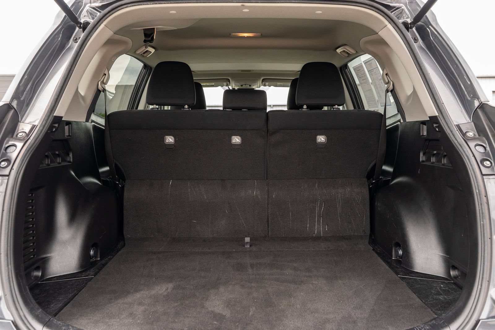 Used 2018 Toyota RAV4 XLE w/ Plus Extra Value Package FWD image 15