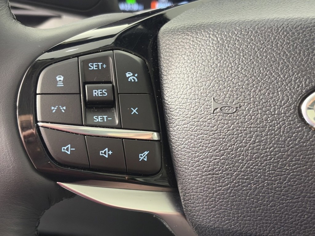 Certified 2025 Ford Explorer Platinum w/ LUX Leather Package image 17