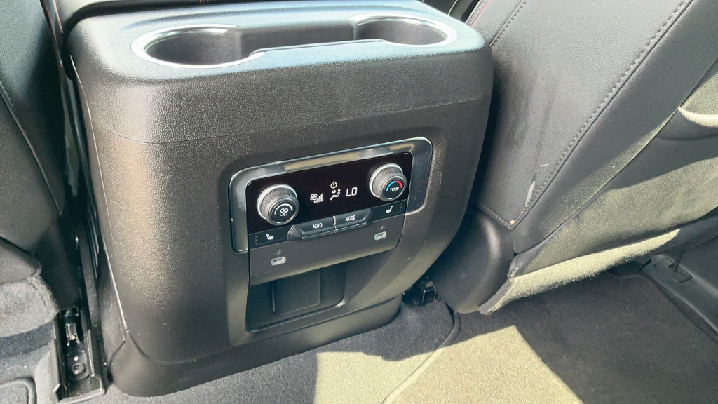 Used 2024 Chevrolet Tahoe RST w/ Luxury Package RWD image 10