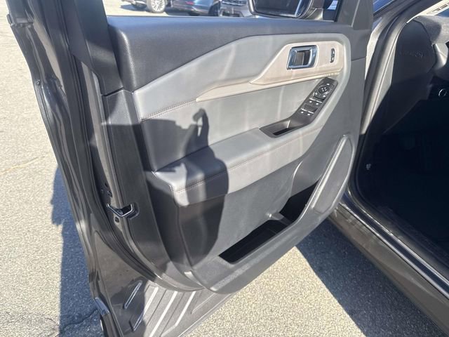 Certified 2025 Ford Explorer Active image 19