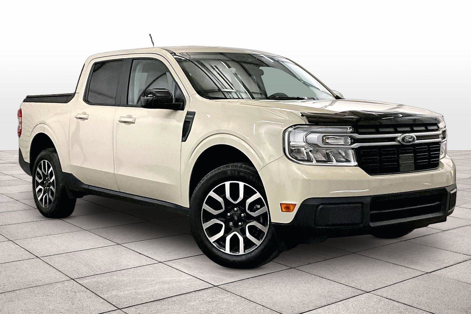 Certified 2024 Ford Maverick Lariat image 2