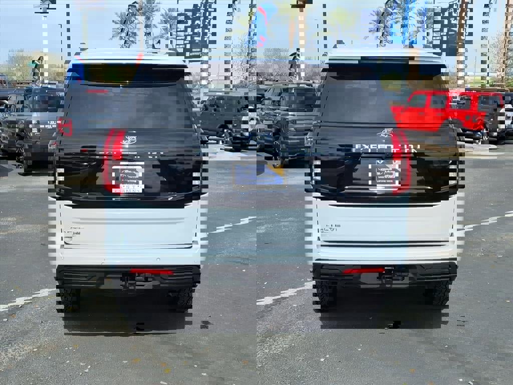 Certified 2025 Ford Expedition Active image 6