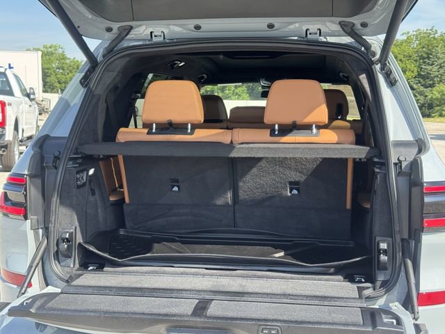 Used 2024 BMW X7 xDrive40i w/ M Sport Package AWD/4WD image 35