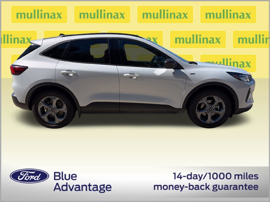 Certified 2025 Ford Escape ST-Line FWD image 2
