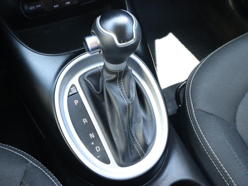 Used 2017 Kia Soul + FWD image 22