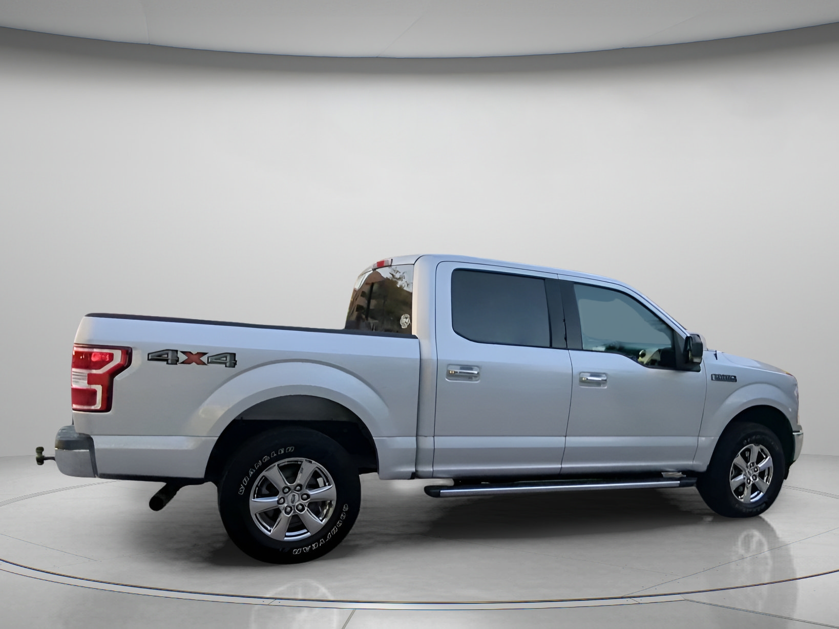 Certified 2019 Ford F150 XLT w/ Equipment Group 302A Luxury AWD/4WD image 30