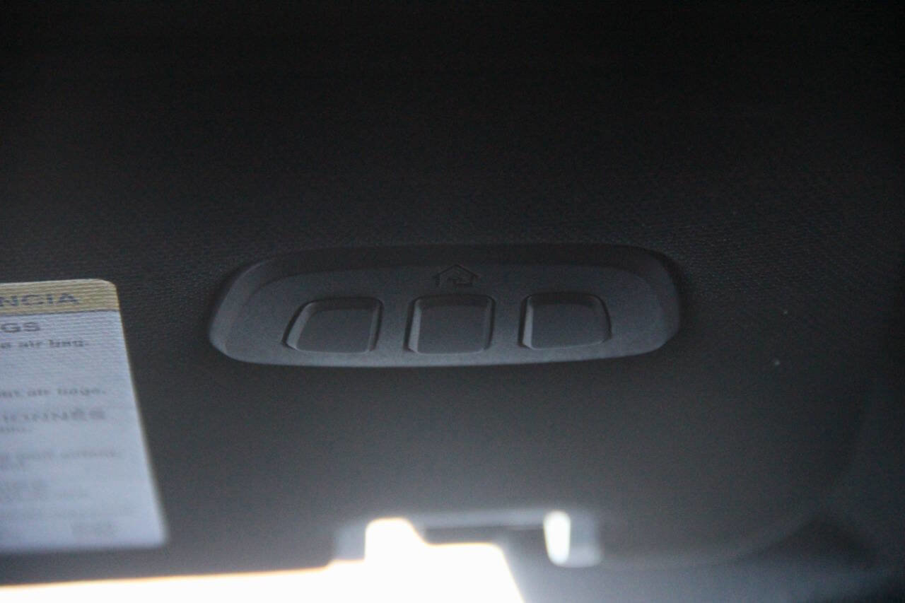 Certified 2025 Ford Explorer ST-Line image 17