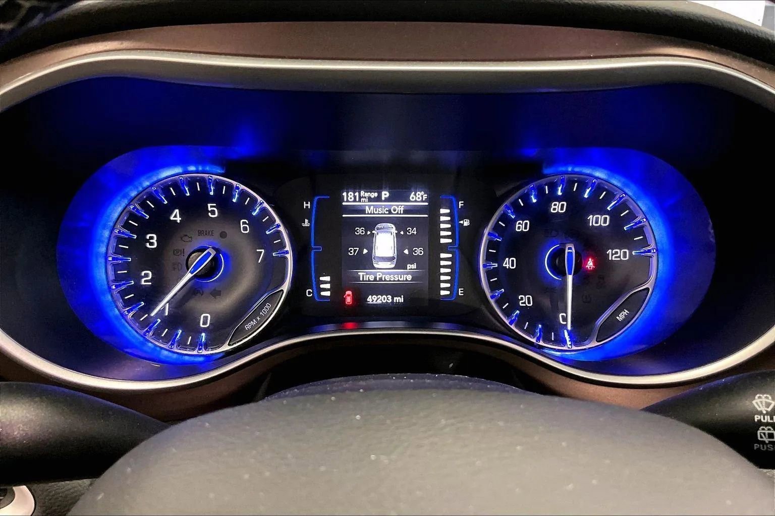 Used 2023 Chrysler Voyager LX image 19