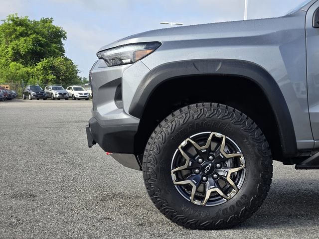 Used 2024 Chevrolet Colorado ZR2 w/ ZR2 Convenience Package III image 9