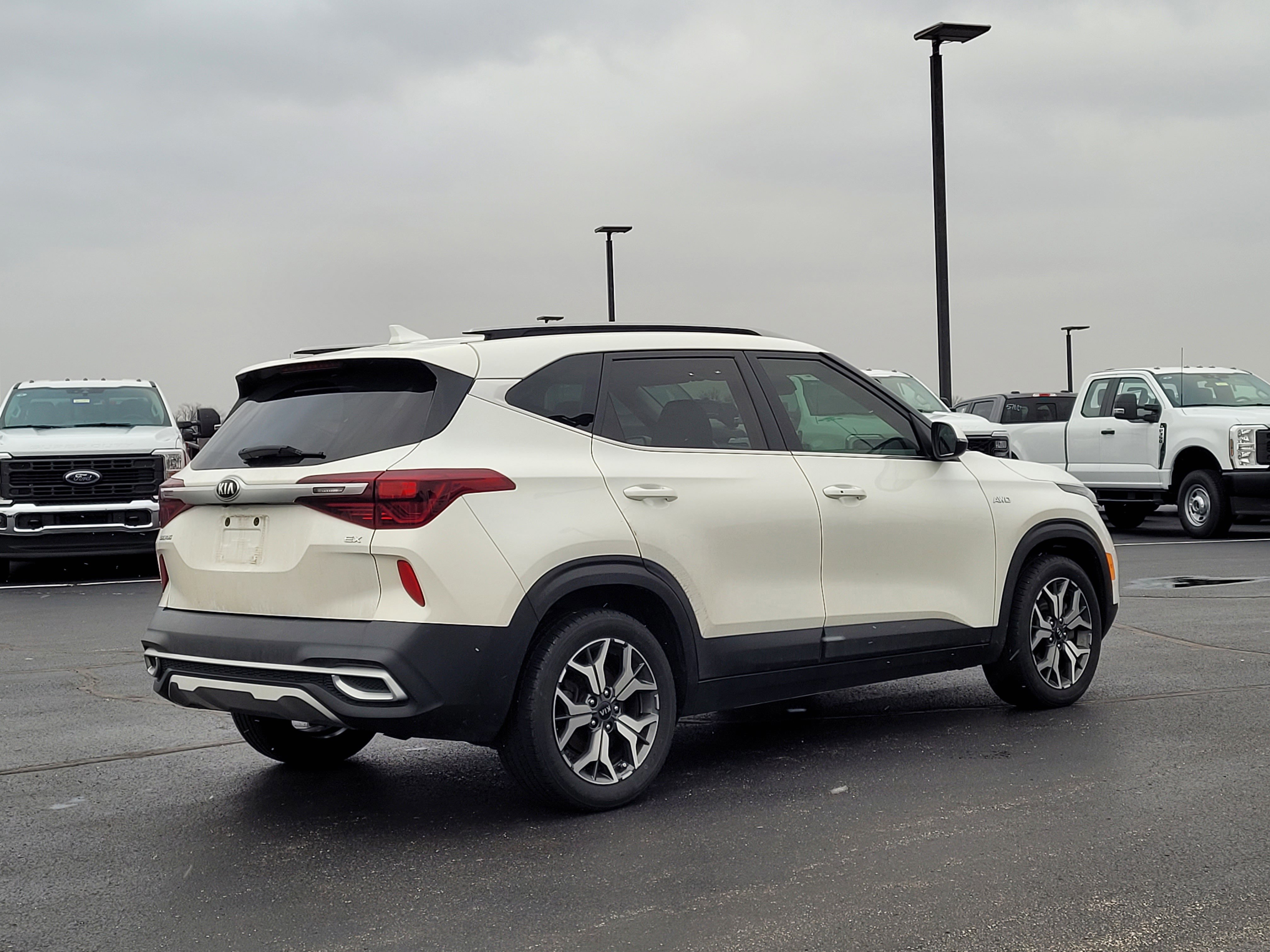 Used 2021 Kia Seltos EX image 6