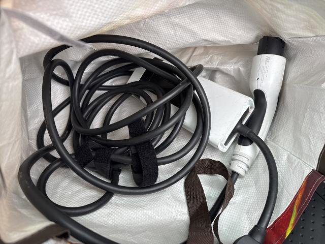 Used 2022 Chevrolet Bolt EUV Premier w/ Launch Edition image 26