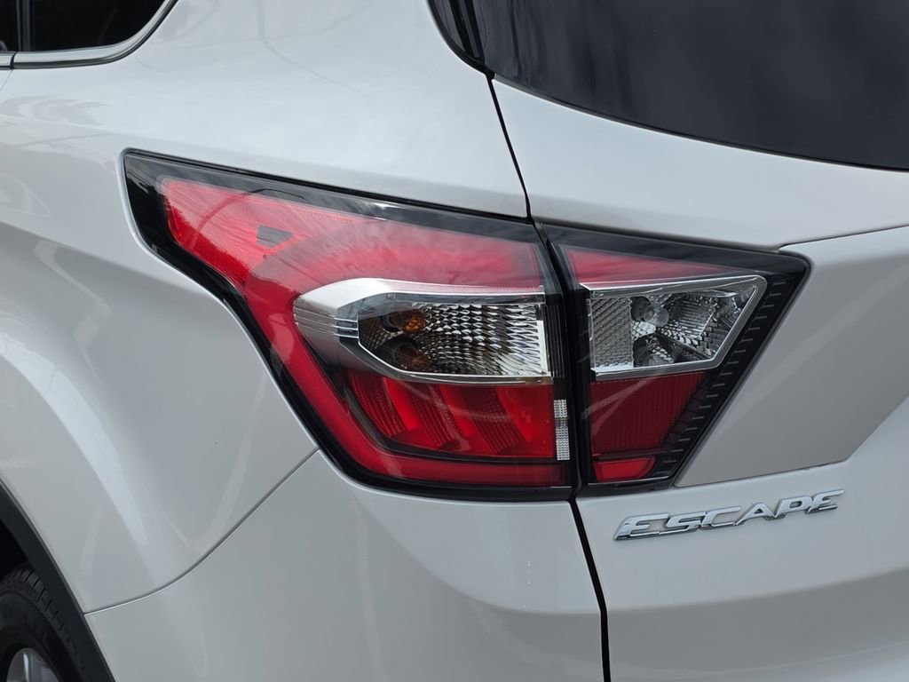 Certified 2017 Ford Escape Titanium FWD image 29