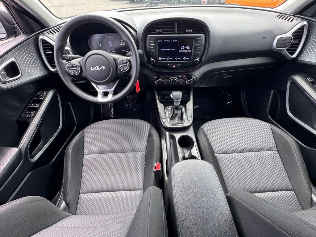 Used 2023 Kia Soul LX w/ Option Group 015 FWD image 28