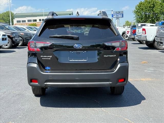 Used 2023 Subaru Outback Premium AWD/4WD image 4