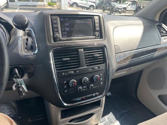 Used 2018 Dodge Grand Caravan SE FWD image 12