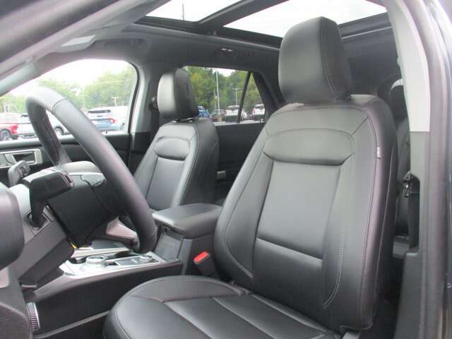 Certified 2023 Ford Explorer XLT w/ Equipment Group 202A AWD/4WD image 27