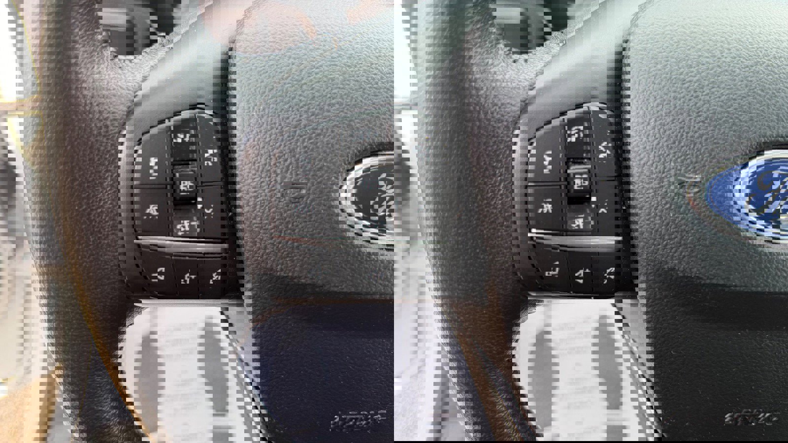 Certified 2020 Ford Escape Titanium w/ Titanium Premium Package 2.0 FWD image 28