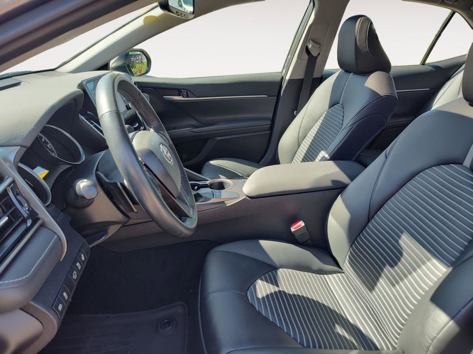 Used 2024 Toyota Camry SE w/ Cold Weather Package FWD image 9