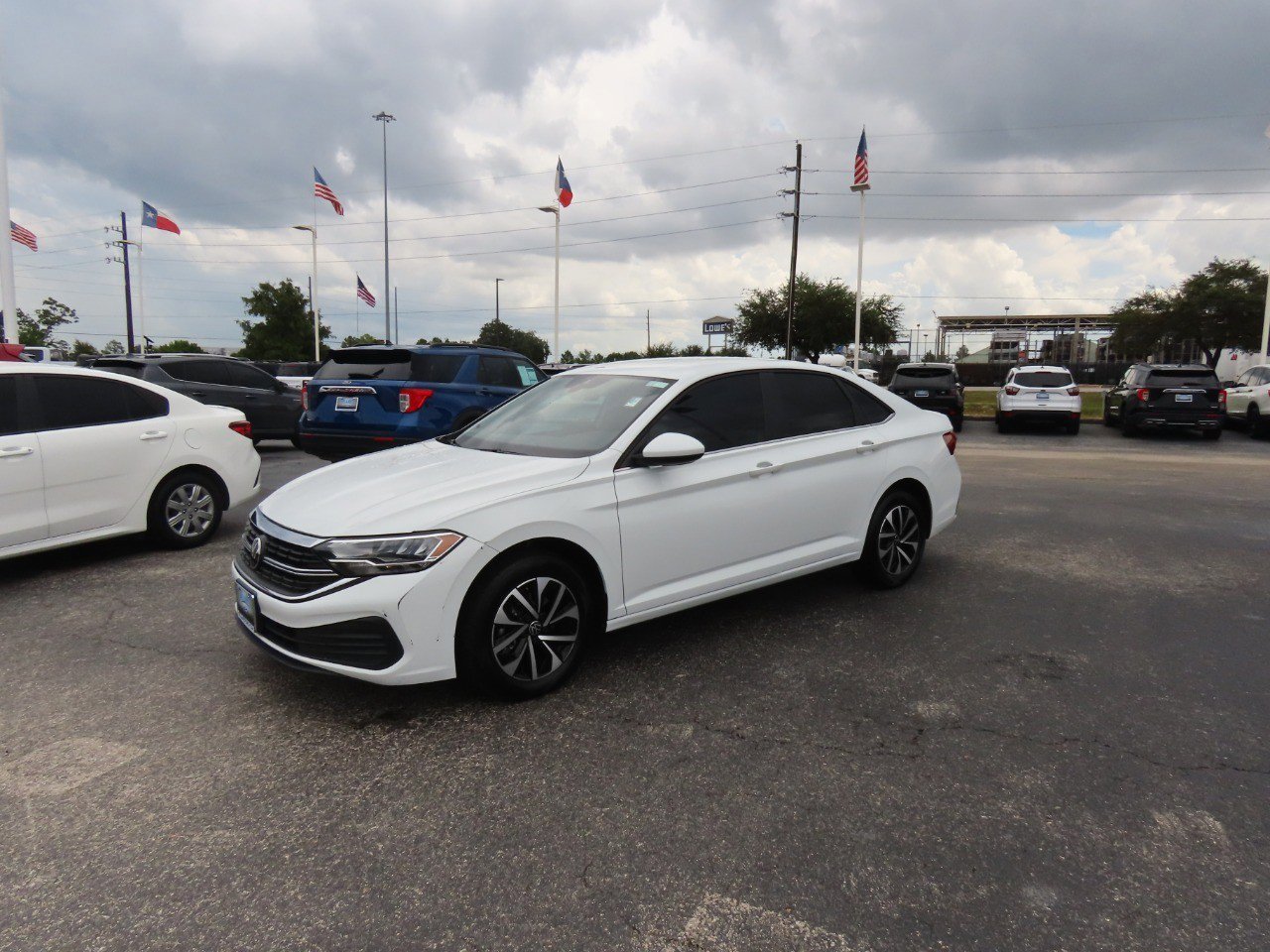 Used 2024 Volkswagen Jetta S image 2