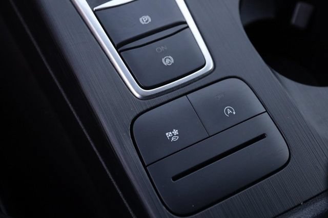 Certified 2025 Ford Escape Active FWD image 18