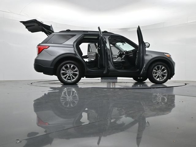 Certified 2023 Ford Explorer XLT w/ Equipment Group 202A AWD/4WD image 63