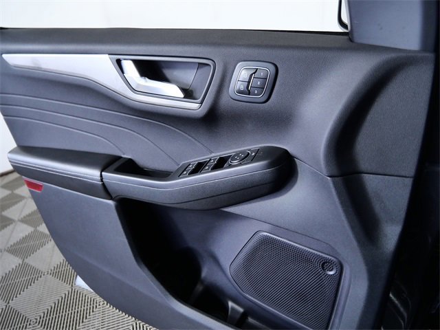 Certified 2022 Ford Escape Titanium w/ Class II Trailer Tow Package image 24