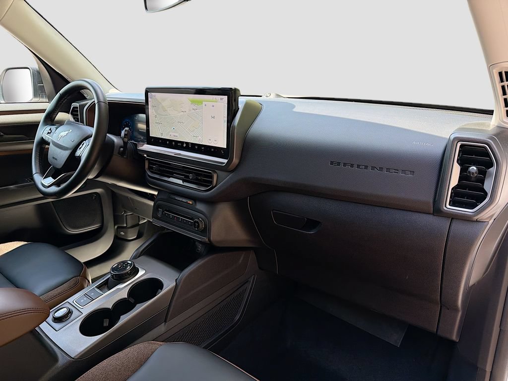 Certified 2025 Ford Bronco Sport Outer Banks w/ Outer Banks Tech Package+ AWD/4WD image 32