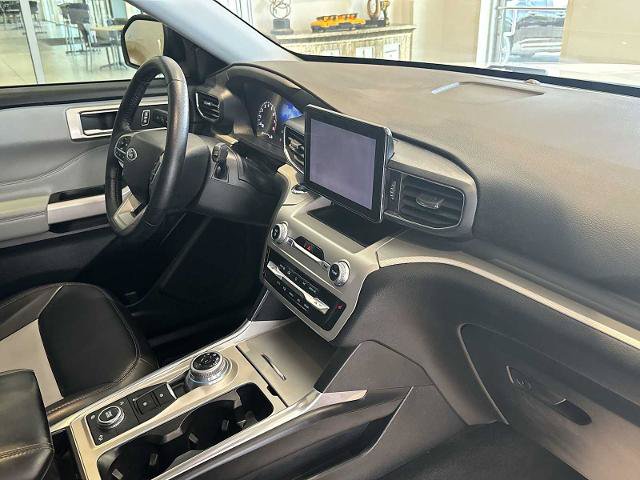 Certified 2022 Ford Explorer XLT w/ Equipment Group 202A AWD/4WD image 28