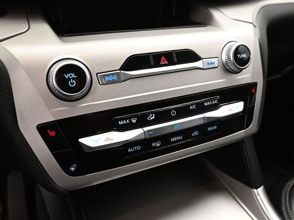 Certified 2021 Ford Explorer XLT image 43