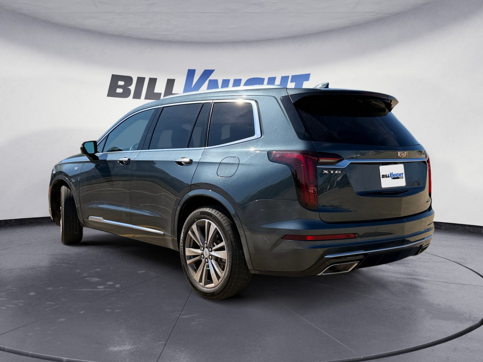 Used 2021 Cadillac XT6 Premium Luxury FWD image 3