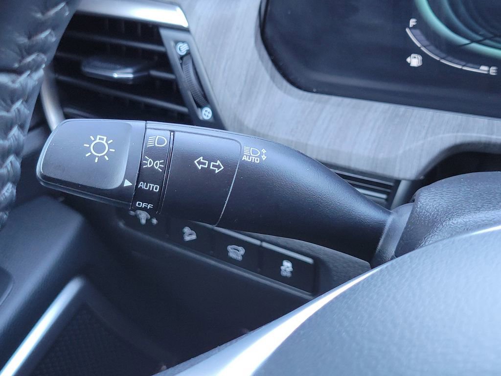 Used 2024 Kia Telluride EX w/ EX Captain's Chair Package image 33