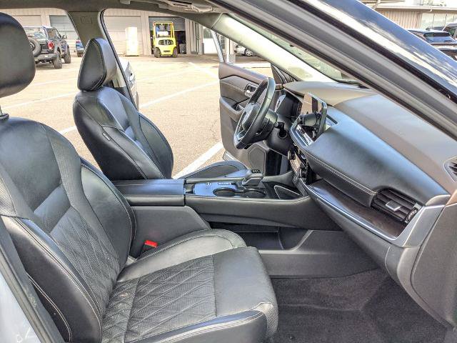 Used 2021 Nissan Rogue Platinum FWD image 21