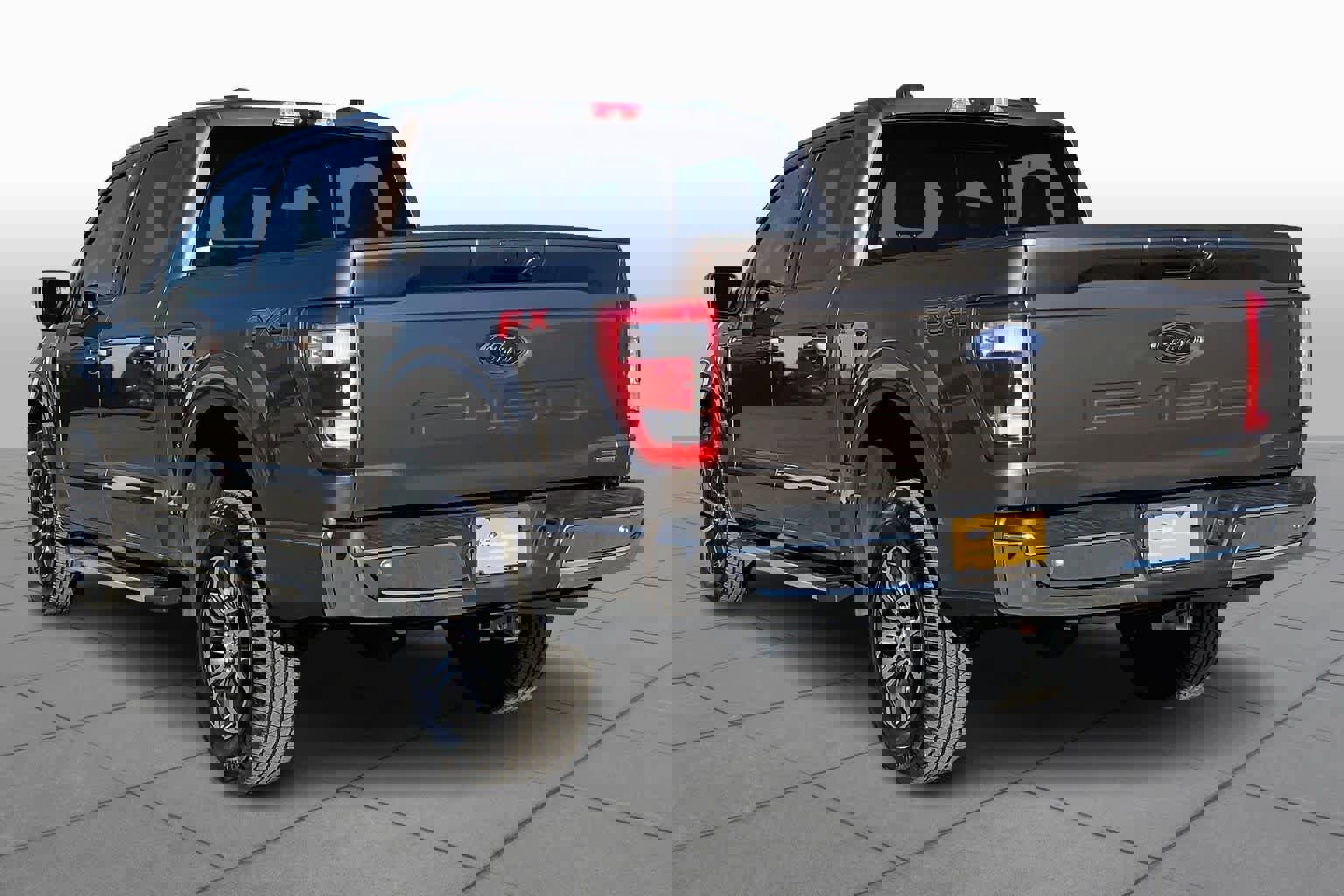 Certified 2022 Ford F150 Lariat w/ Trailer Tow Package image 4