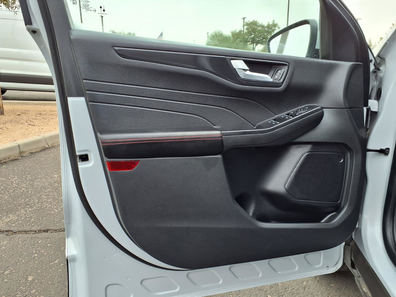 Certified 2025 Ford Escape ST-Line Select AWD/4WD image 20