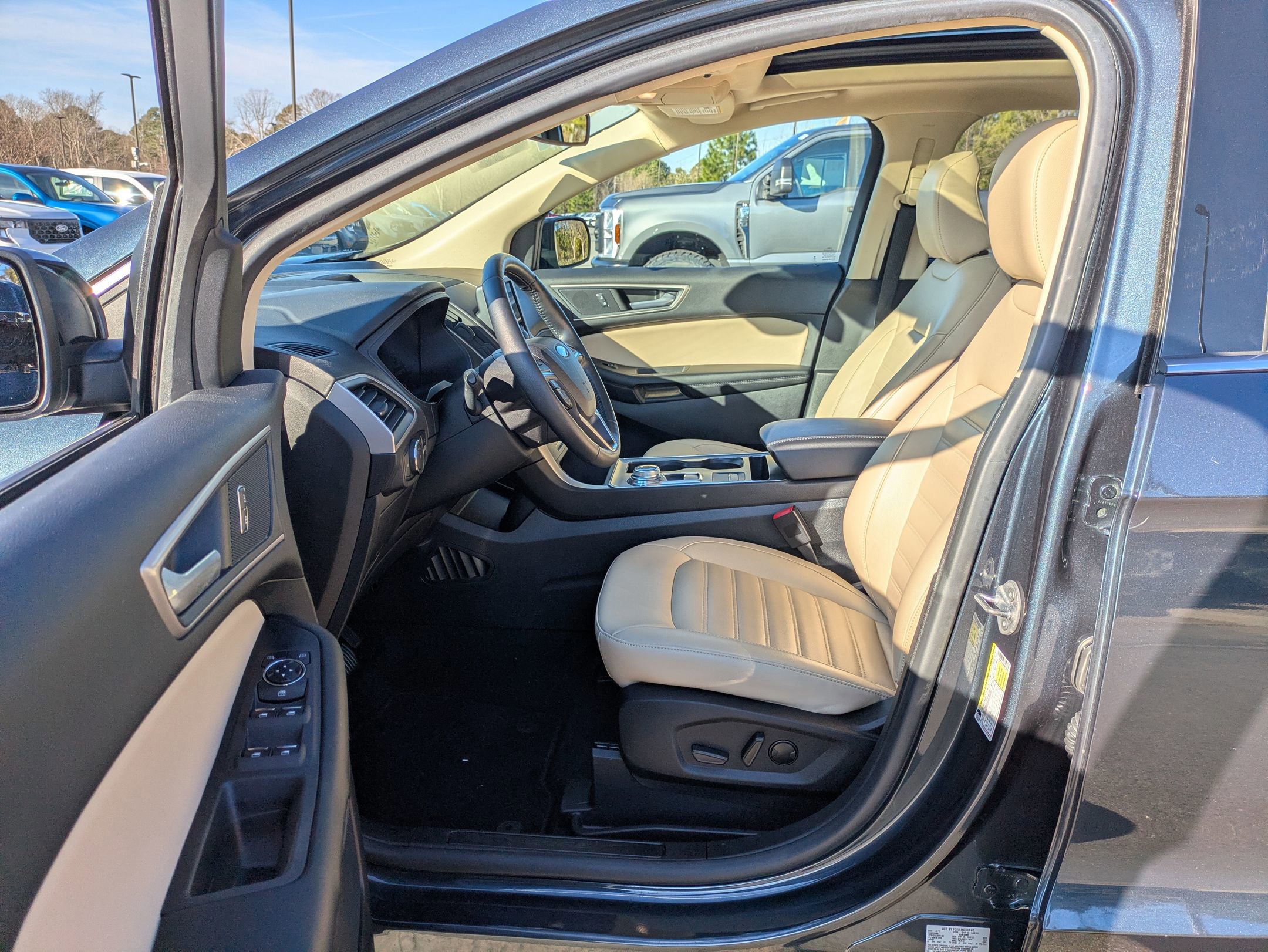 Certified 2022 Ford Edge SEL w/ Convenience Package image 12