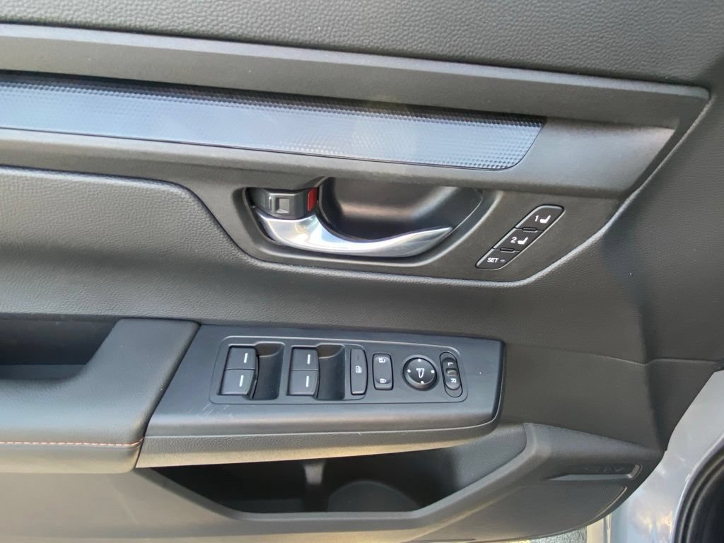 Used 2025 Honda CR-V Sport-L image 11