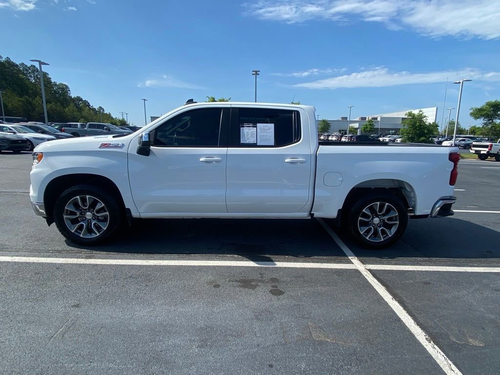 Used 2024 Chevrolet Silverado 1500 LT w/ Z71 Off-Road Package image 2