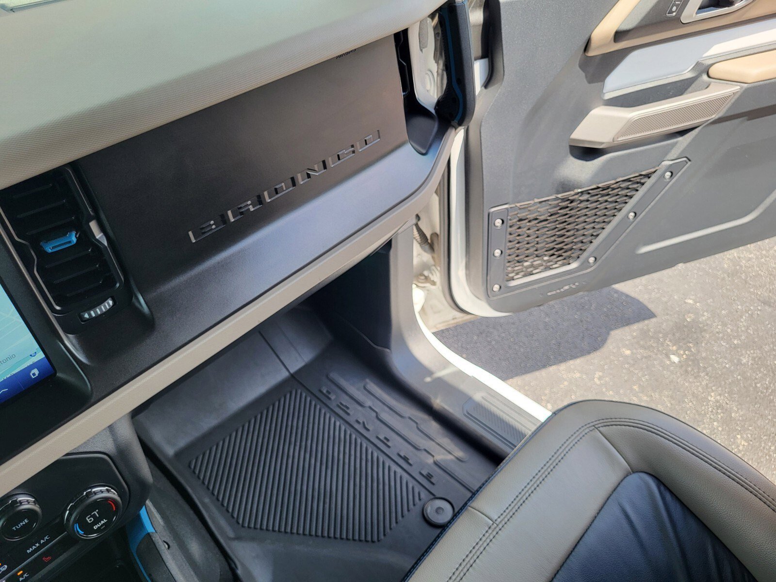 Certified 2023 Ford Bronco Wildtrak AWD/4WD image 16