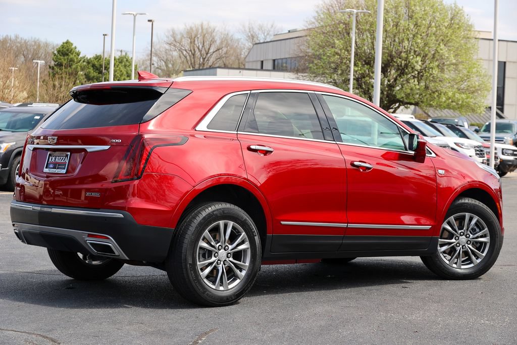 Used 2021 Cadillac XT5 Premium Luxury w/ LPO, Floor Liner Package AWD/4WD image 24