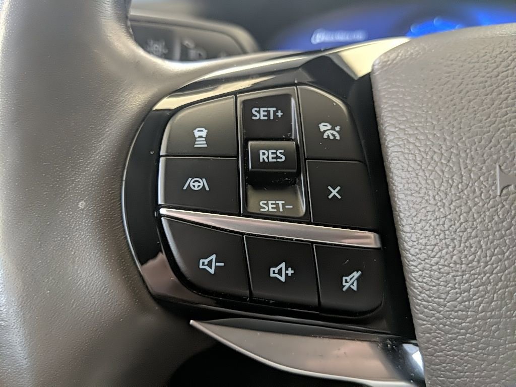 Certified 2022 Ford Explorer Platinum w/ Equipment Group 601A image 16