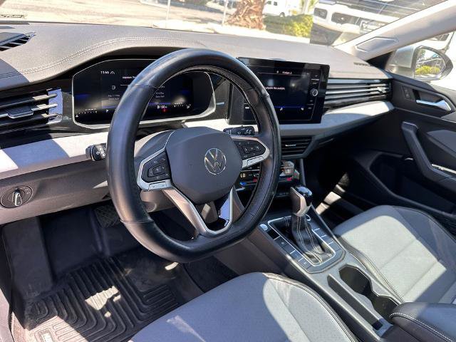 Used 2025 Volkswagen Jetta SE w/ Sunroof Package FWD image 24