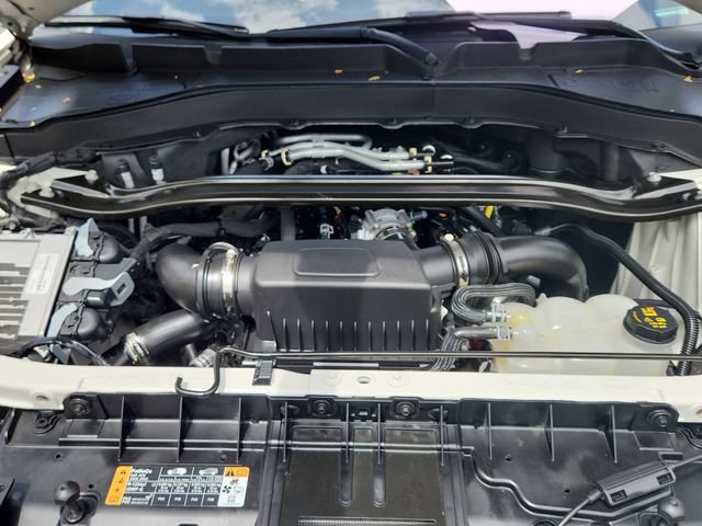 Certified 2024 Ford Explorer Platinum w/ Technology Package AWD/4WD image 20